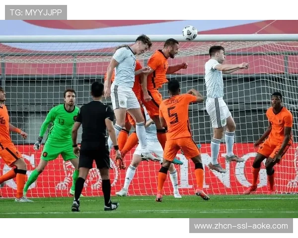 桑德兰高位逼抢造伯恩利后场失误，开场闪击破门